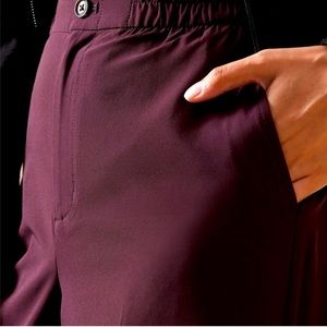 Banana Republic Petite Airstretch Taper Pant Trouser Bordeaux Sz S